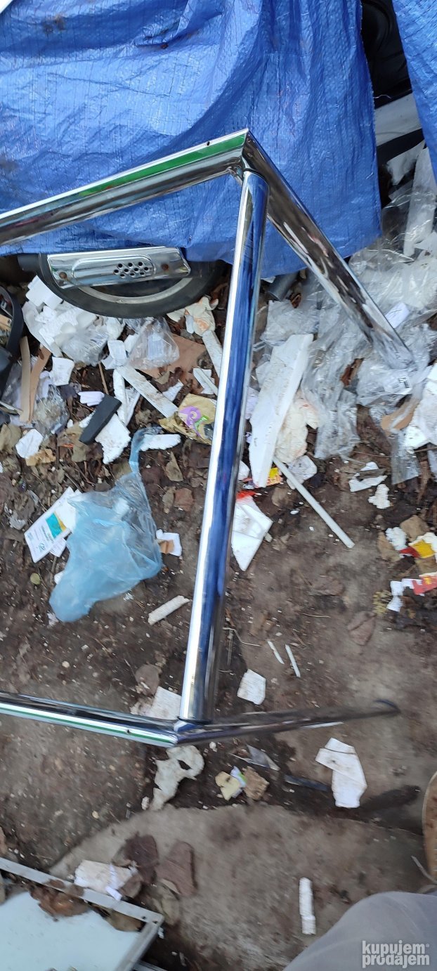 kostur sa 4 nogare niklov. od trpezarijskog stola sa staklom