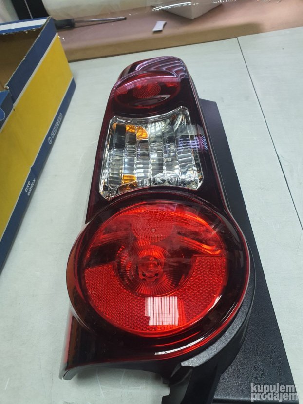 Zadnje svetlo Magneti Marelli 714000028352