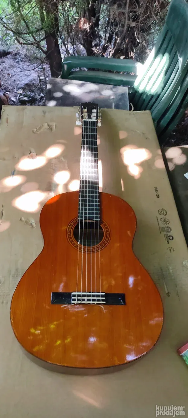 gitara akusticna yamaha cg-110a