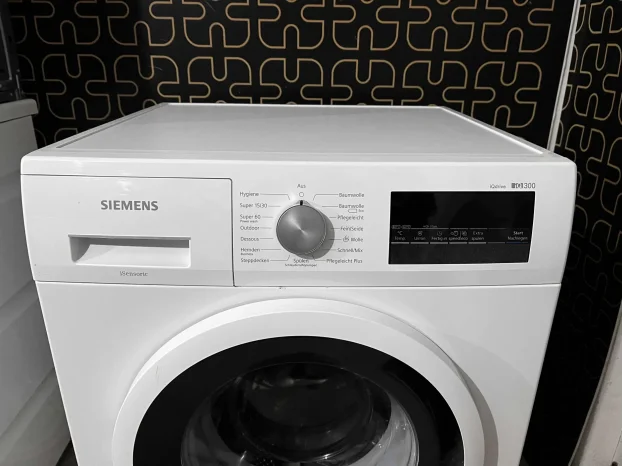 Veš mašina Siemens iq300