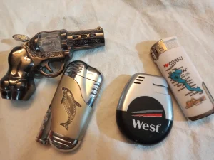 4 kolekcionaska upaljača