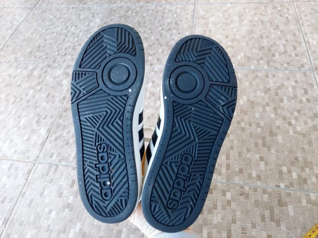 Adidas patike broj 36.5 za decaka