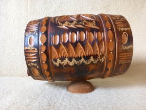 Lepo rezbareno burence