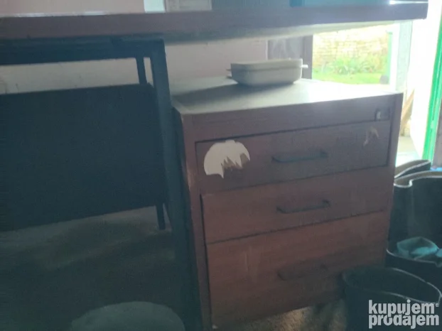 Radni sto za kancelarije