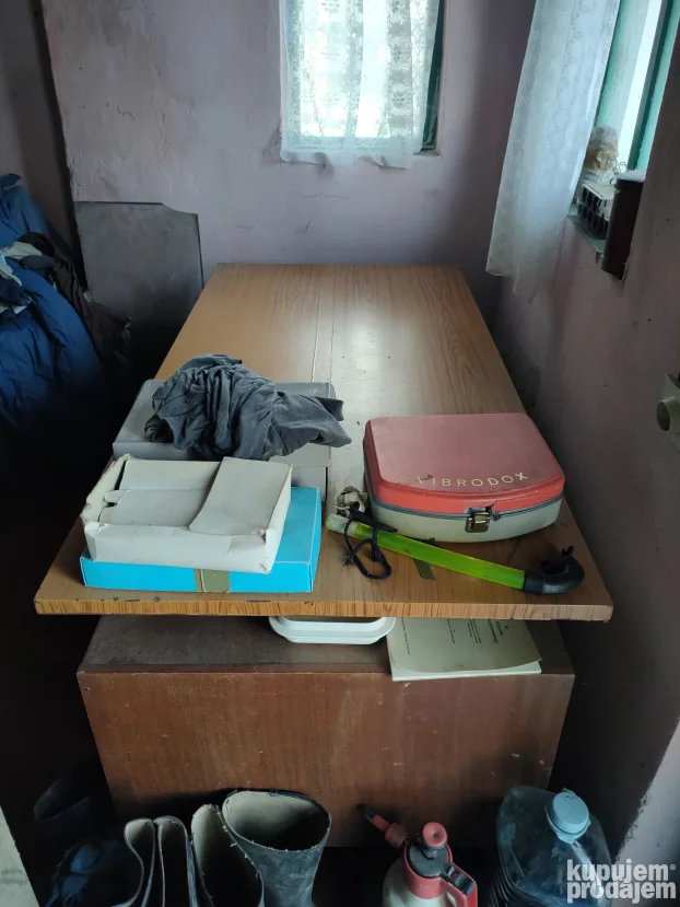 Radni sto za kancelarije