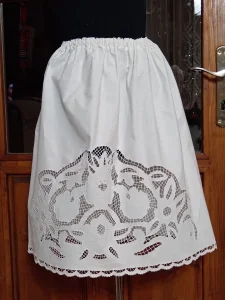 Suknja beli vez ručni rad iz bakine škrinje