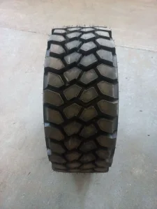 12 - 16.5 gume za Bob Cat bagere