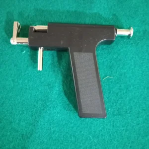 Pistolj za busenje usiju