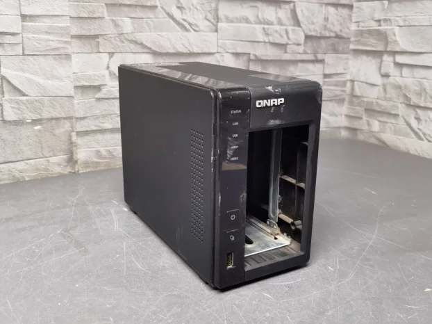 QNAP TS-219P II NAS Server za hard diskove