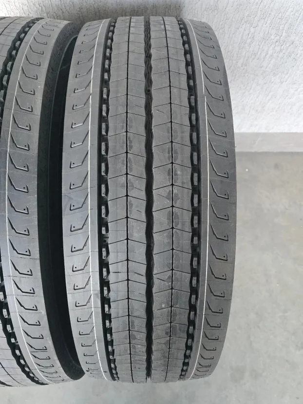nove vodeće / upravljačke gume 315/70 r 22.5 michelin