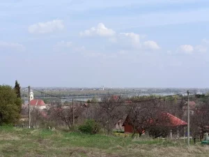 Čerević plac 8ari gradj. sa pogledom na Dunav HITNO!