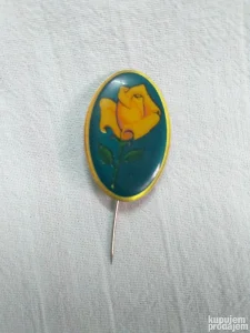 Prelepa značka za dame ŽUTA RUŽA , iz 1986 god