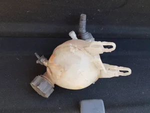 Pežo 207 cantra posuda za antifriz