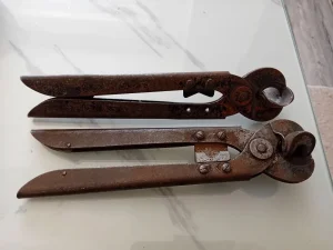 Stara klesta za savijanje cevi