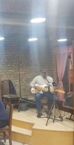 Gitara&glas. Za pizerije, kafiče do 50 gostiju
