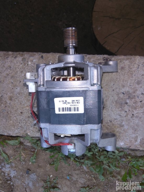 Motor za ves masinu Indesit 7kg.