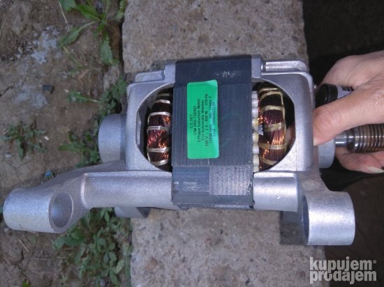 Motor za ves masinu Indesit 7kg.