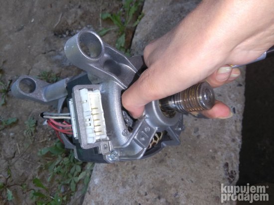 Motor za ves masinu Indesit 7kg.