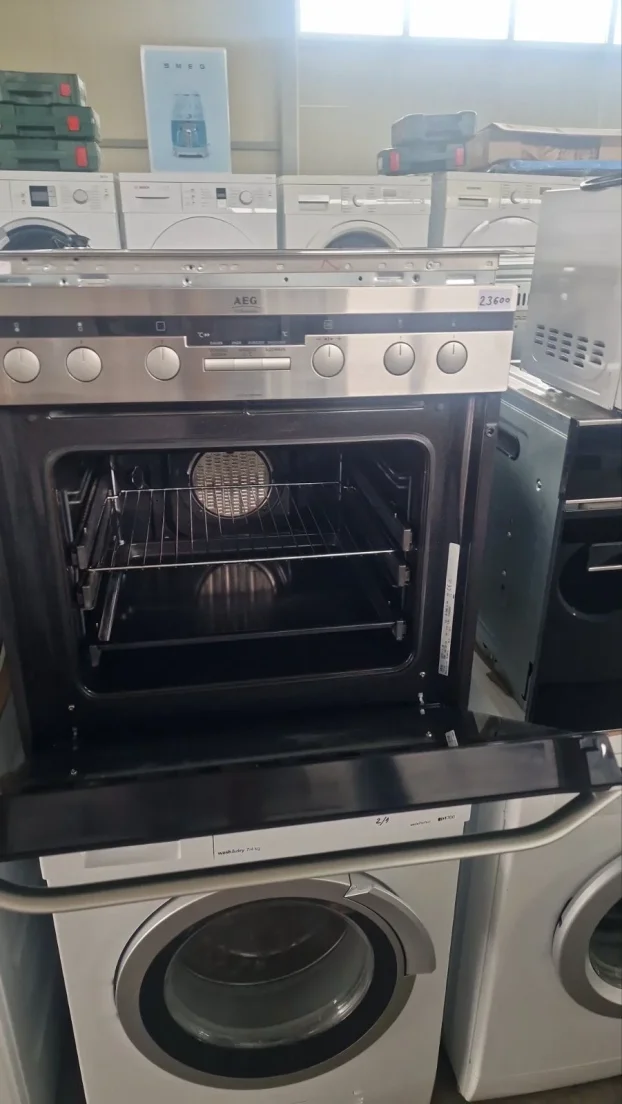 Ugradni šporet s ravnom pločom AEG