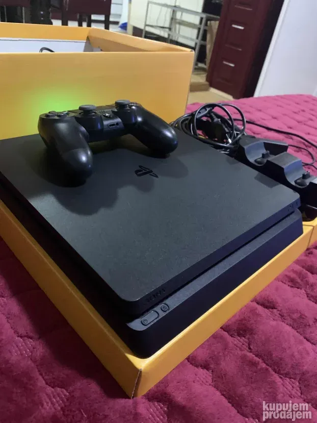 Sony Playstation 4 / PS4 Slim 500gb / 100 igrica GRATIS - KupujemProdajem