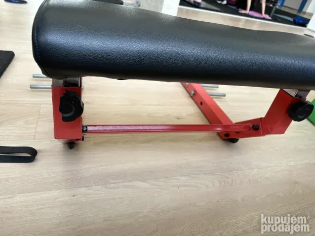 hip thrust-glute bridge