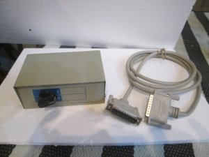 Manualni  parallel  data switch DB25 za 2 štampača