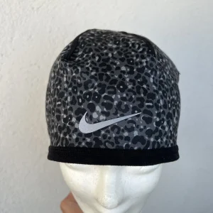 NIKE Dri-Fit sportska kapa sa dva lica