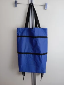 Torba za pijac pakujuca sa tockicima plava