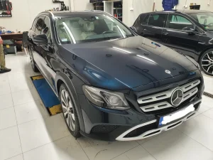 Mercedes E 220
