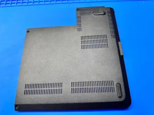 Lenovo E540 poklopac harda i memorije