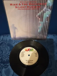 Mike & The Mechanics  -  Silent Running (On Dangerous Ground