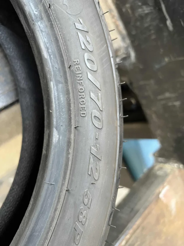 120/70-12 Pirelli Top