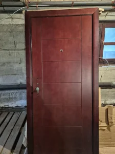 Sigurnosna vrata sa oblogom MDF