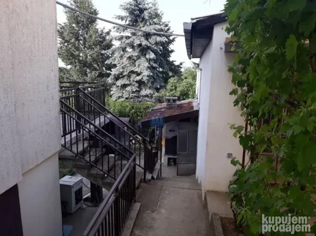 Kuća 75m2 Novi Ledinci