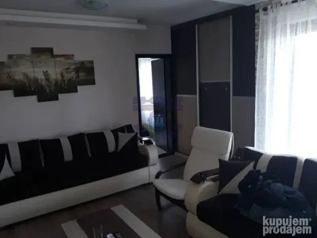 Kuća 75m2 Novi Ledinci