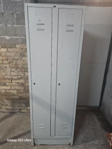 Metalni ormar garederober