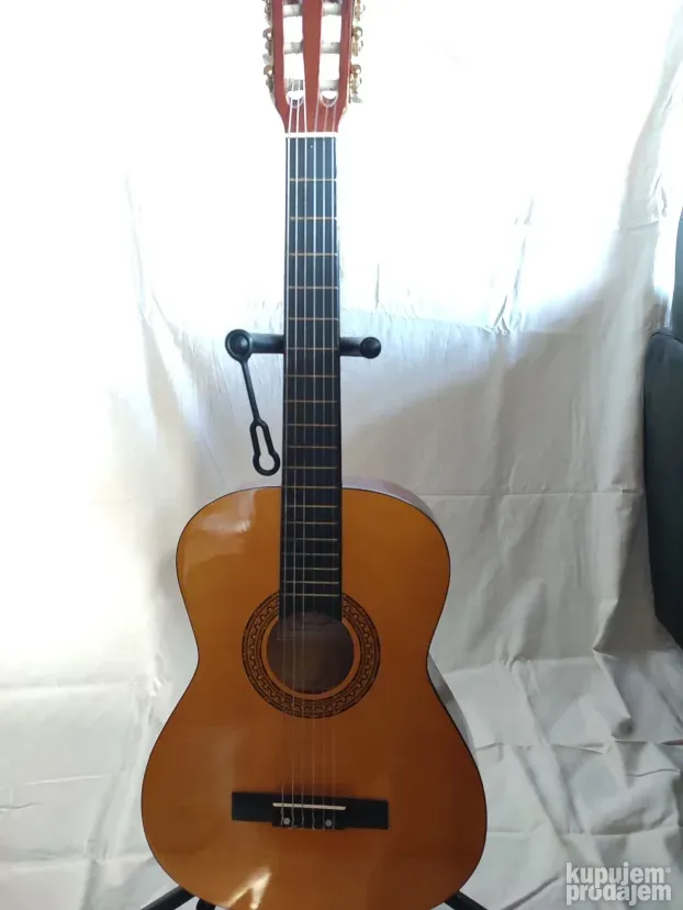 GitaraC.Aeomontričetvrtine3/4