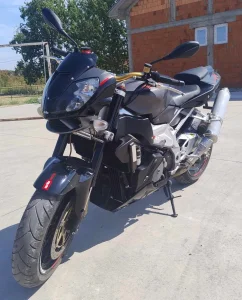 Aprilia Tuono V2 2010. godište