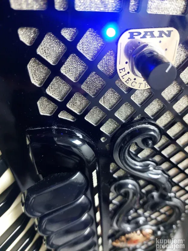 Letva za harmoniku ispod dekla