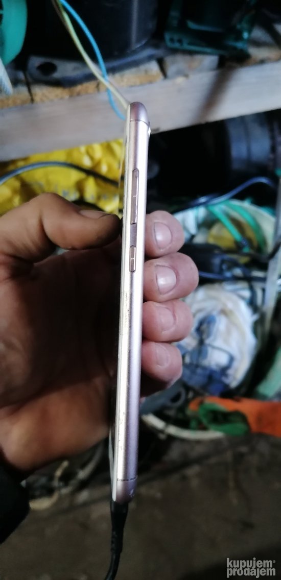 mobilni telefon asus