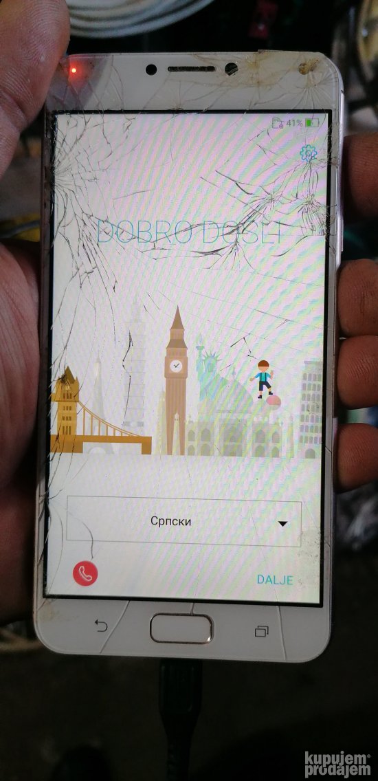mobilni telefon asus