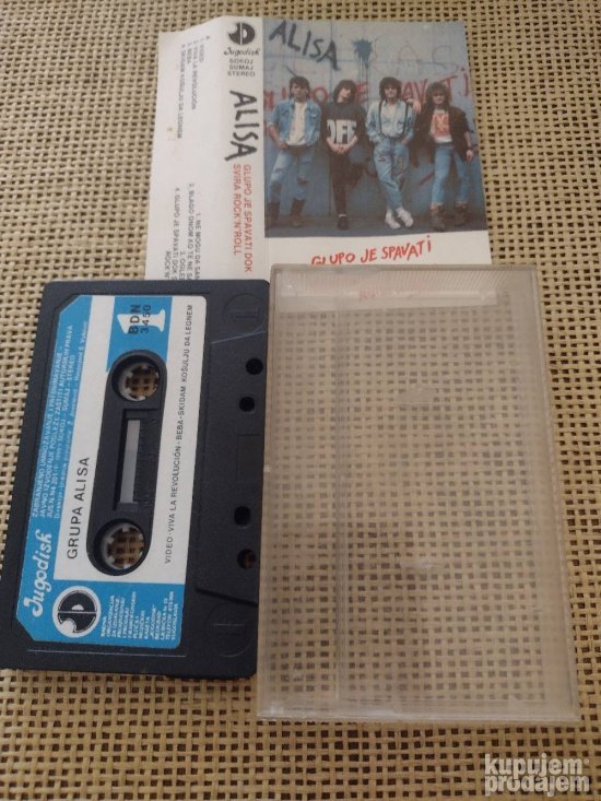 Grupa alisa glupo je spavati dok svira rock'n'roll