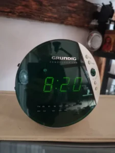 GRUNDIG Sonoclock 186 radio budilnik