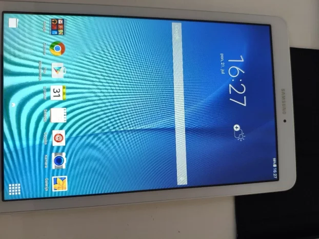 Samsung Galaxy Tab SM T560 8GB + futrola