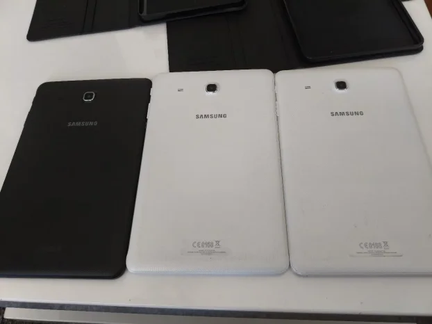 Samsung Galaxy Tab SM T560 8GB + futrola