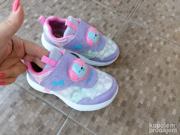 Skechers patike za devojcicu broj 26