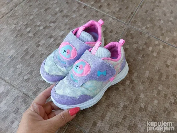 Skechers patike za devojcicu broj 26