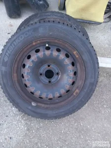 175/65/15  komplet zimske