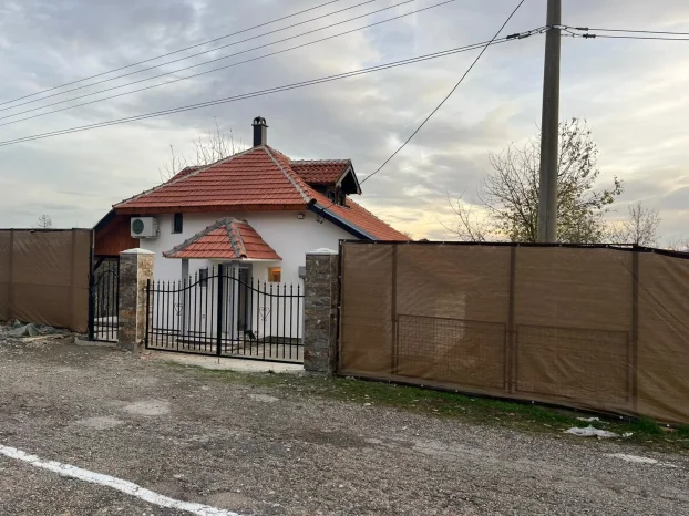 I s k o r i s t i t e novogodisnju akciju/ lux vikend kuca