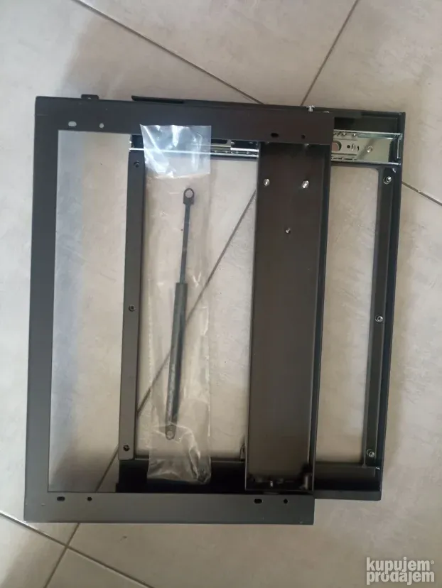 Ugradna daska za peglanje Starax-okov za namestaj